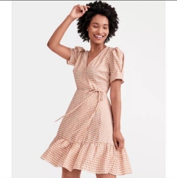 LOFT Dresses & Skirts - Loft Outlet Gingham Wrap Dress Tan and White Size 10